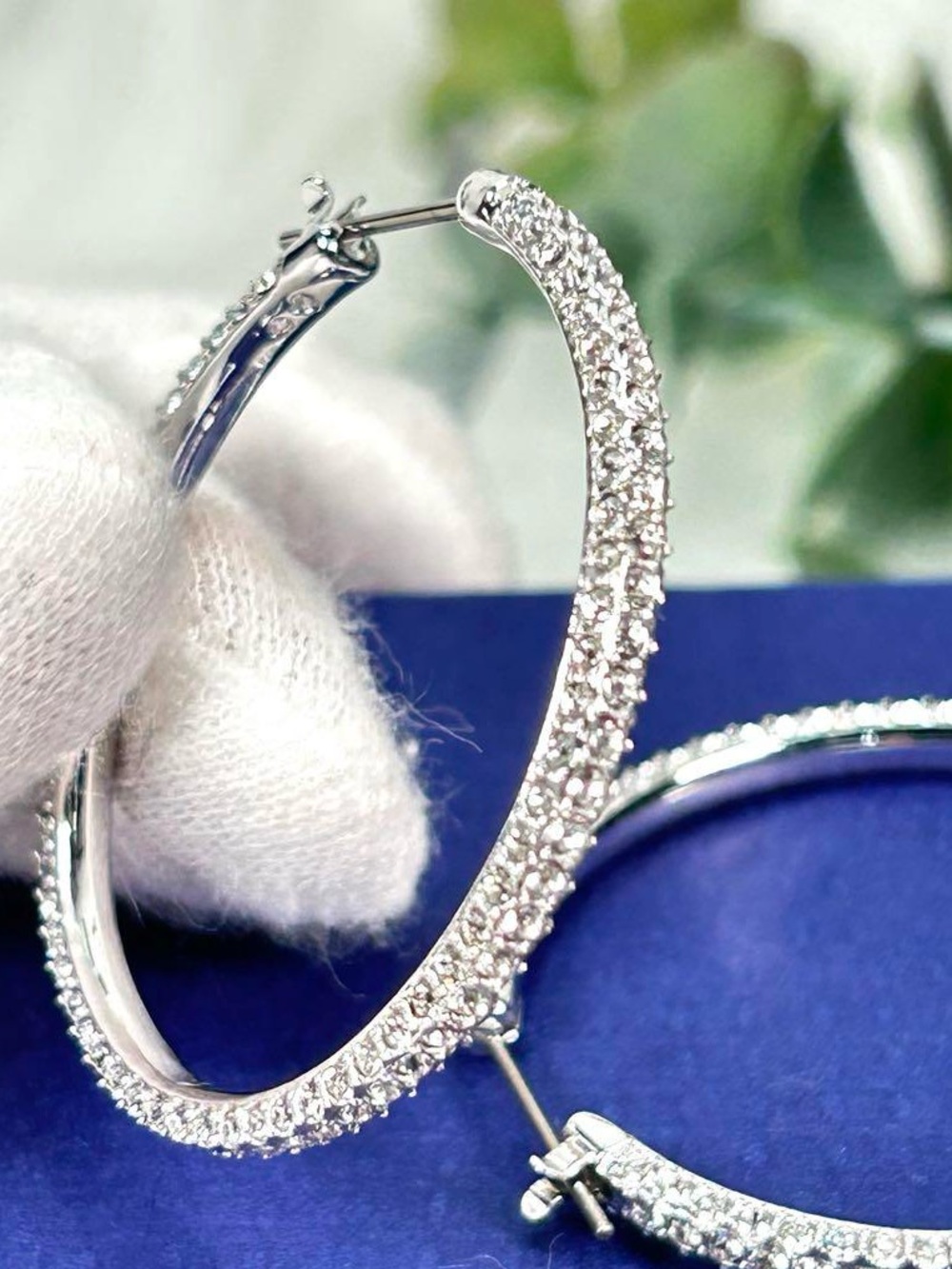 Authentic Swarovski Dextera hoop earrings Pavé, White, 5389432. BRAND NEW. - Picture 15 of 16